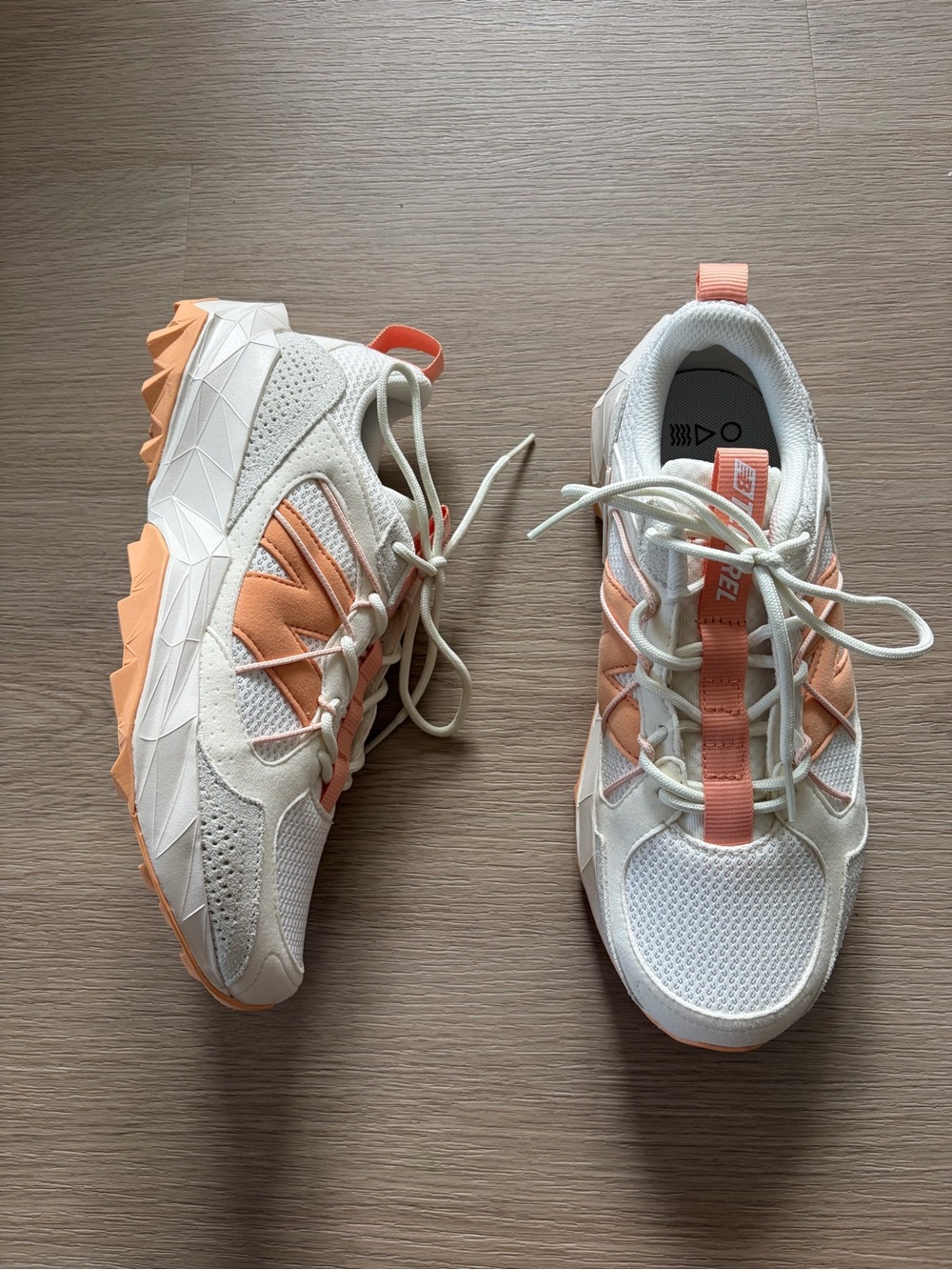 New Balance Tektrel Sneaker Womens Size 9 Like New